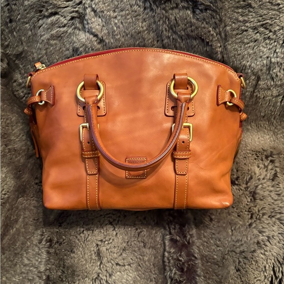 Elegant Tan Leather Handbag - Picture 1 of 13
